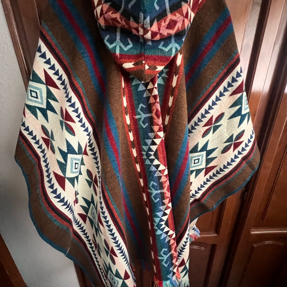 100% Ecuadorian Poncho